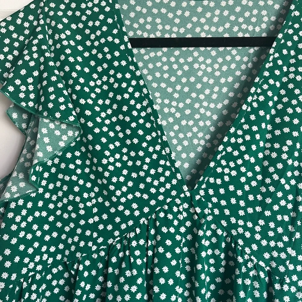 Ditsy Floral Ruffle Sleeve Dress - Picture 4 of 6